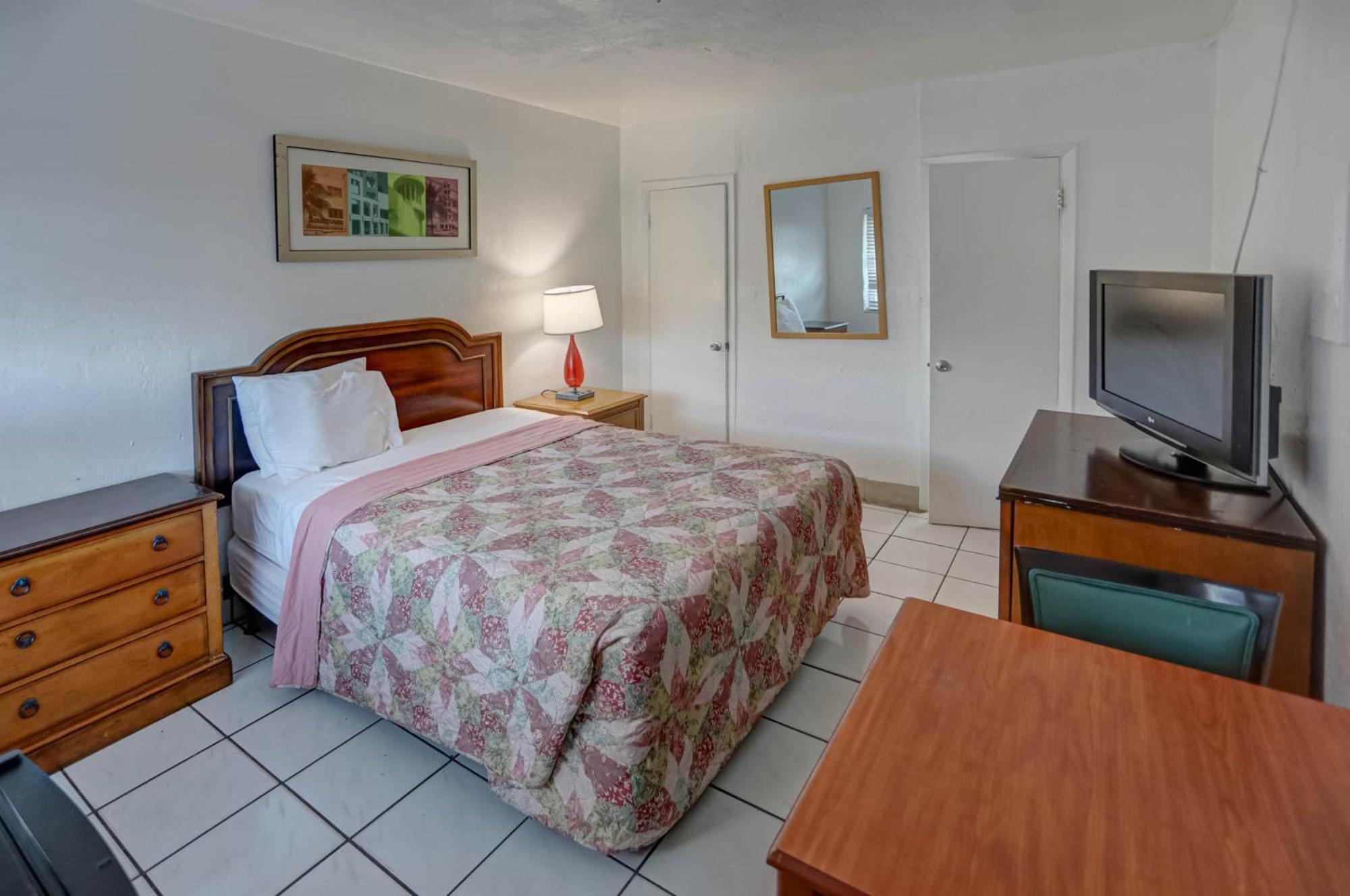 Seas Hotel 3*