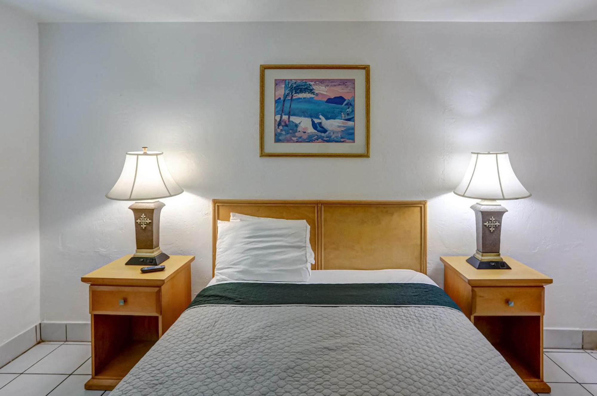 Seas Hotel 3*