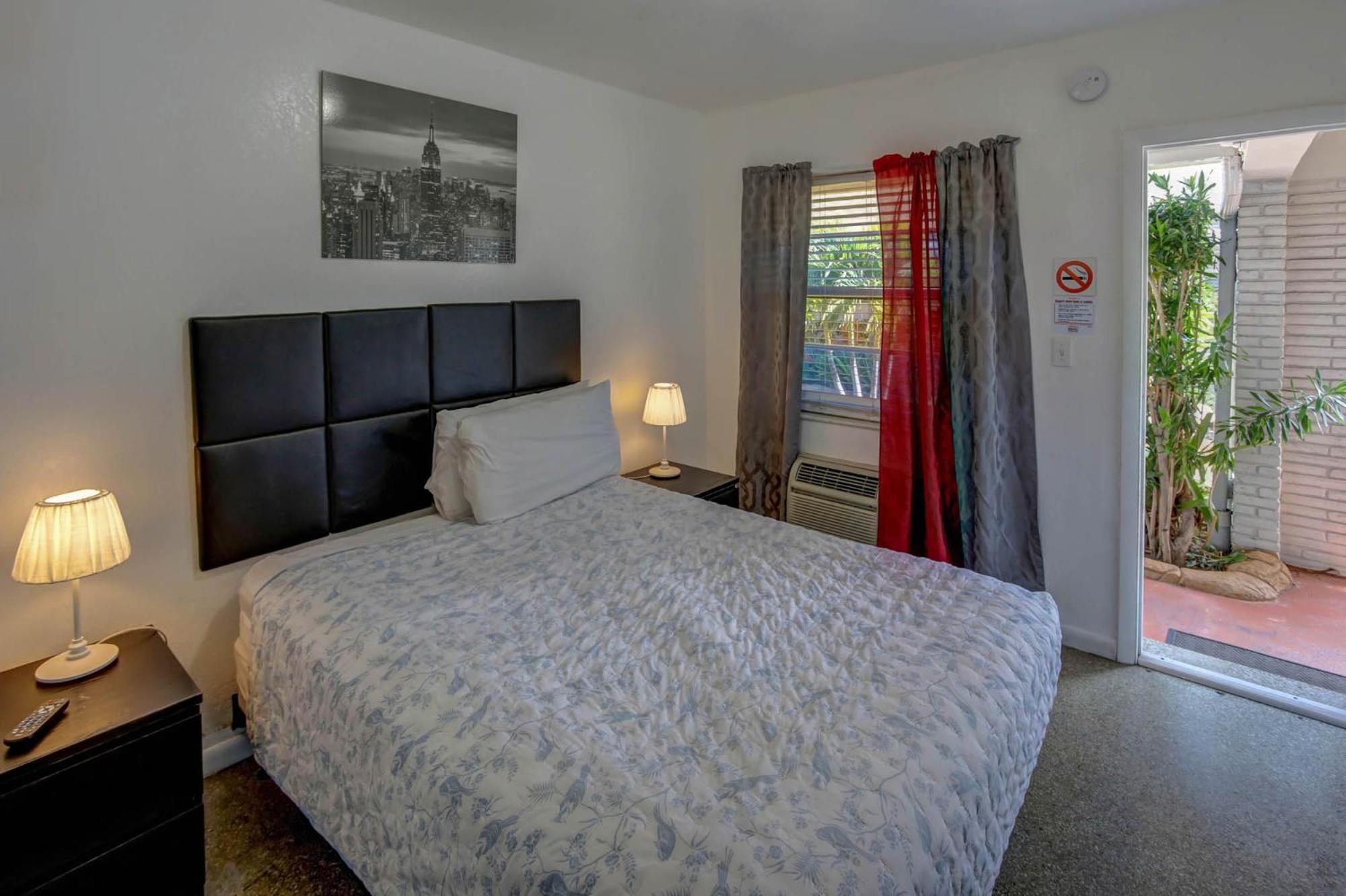 Seas Hotel 3*