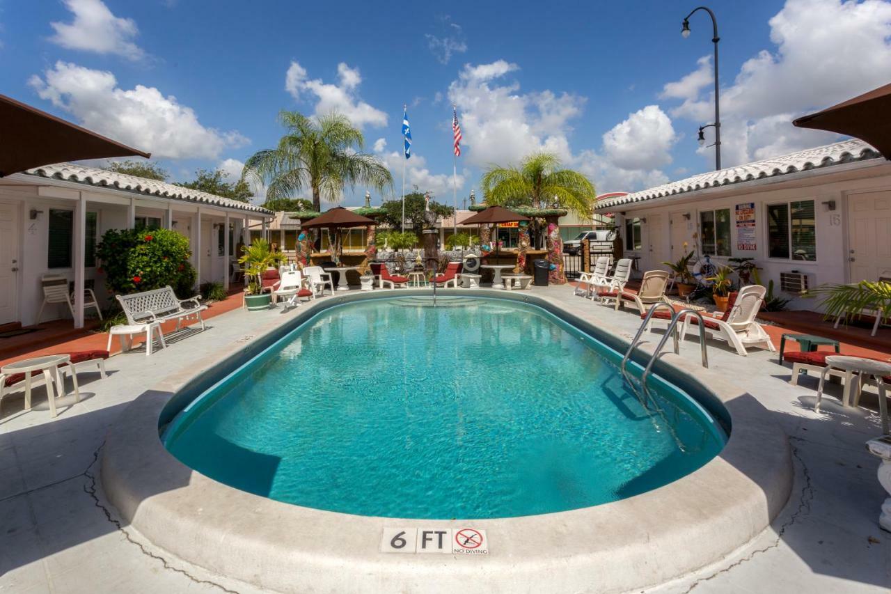 Seas Hotel Hollywood